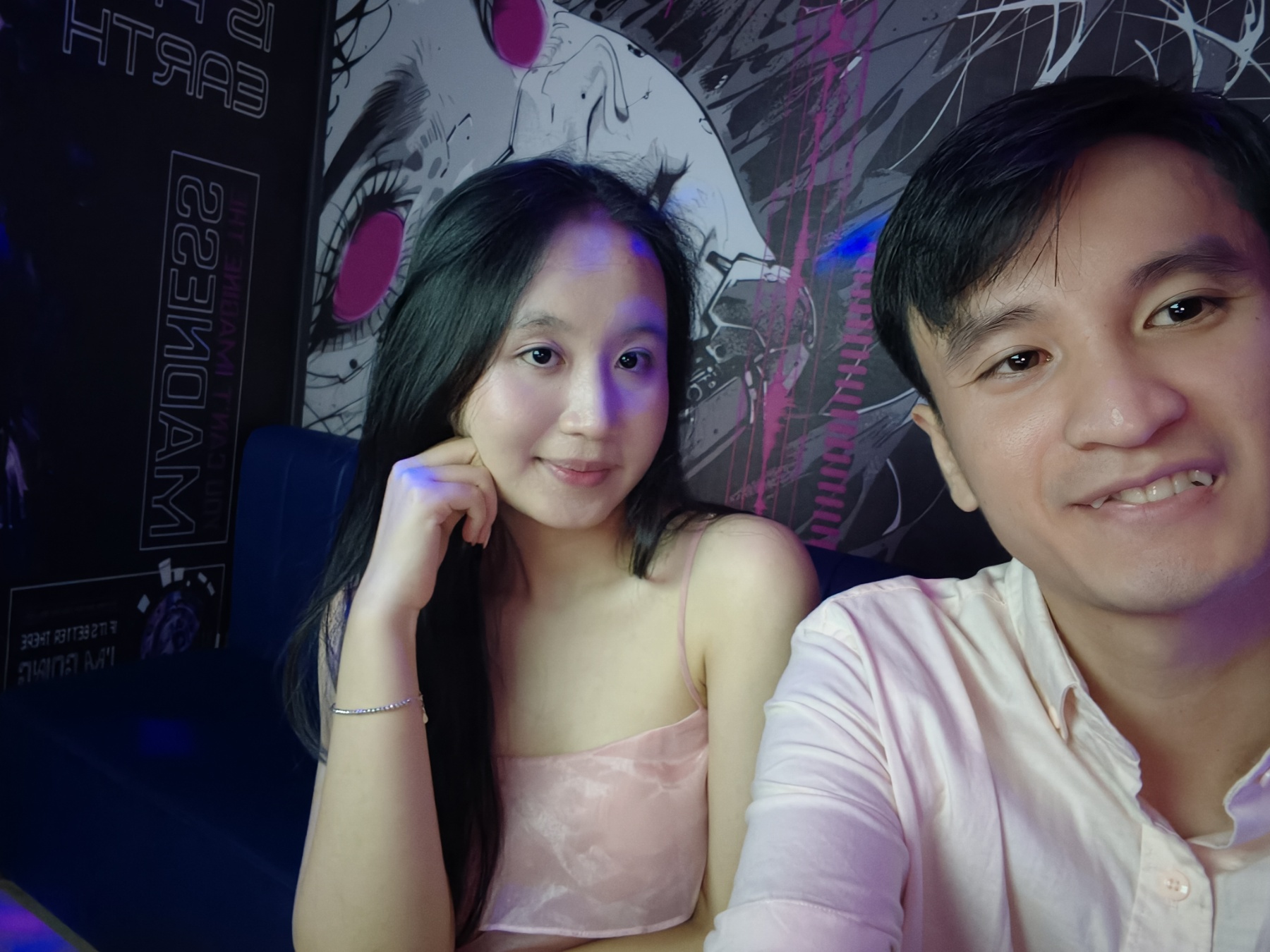 Ánh đèn lung linh bên em