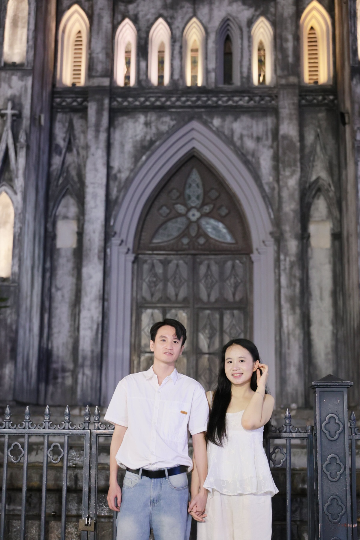 Lời hẹn ước trước nhà thờ